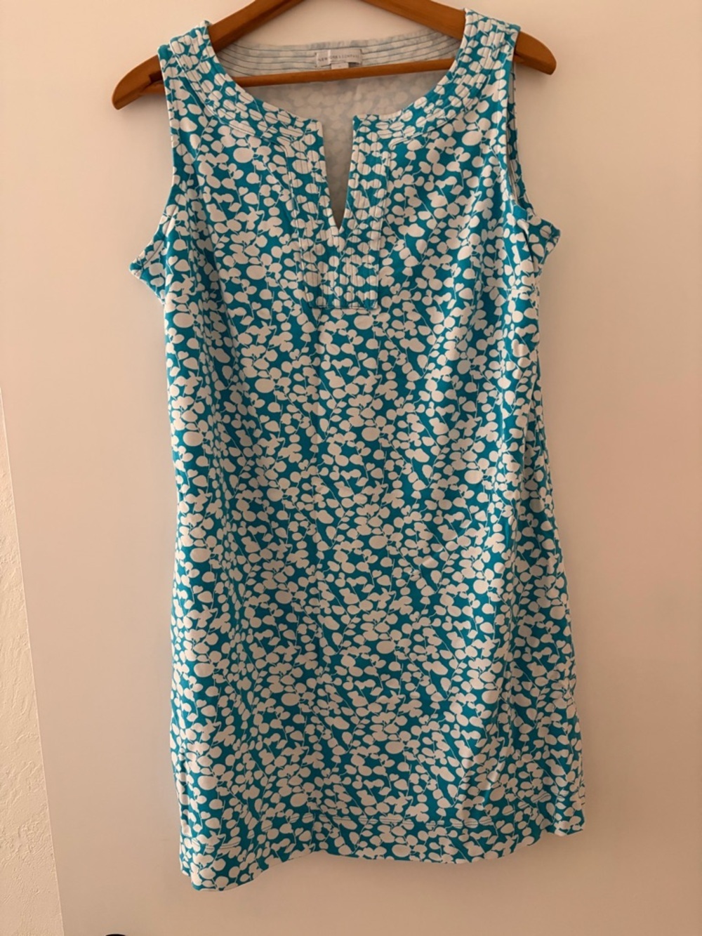 New York & Co. Sleeveless Shift Dress/ Beachy Quiet Luxury Minimalist Classic